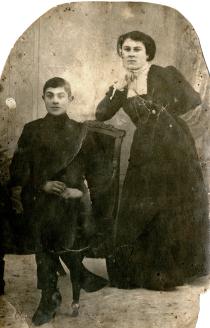 Faina Khorunzhenko's  father Lev Levinson and his older sister Lyuba Levinson