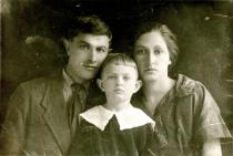 Faina Khorunzhenko with her father Lev Levinson and mother Olga Levinson