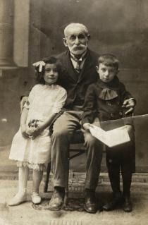 Marika Krpez's grandfather Mor Deutsch with her father Lazar Deutsch and aunt Klara Deutsch