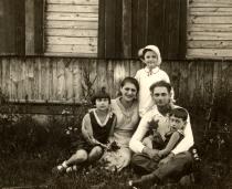 Fania Brantsovskaya and her family