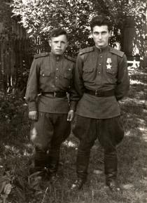 Isroel Lempertas and his fellow soldier Vyacheslav Dedov