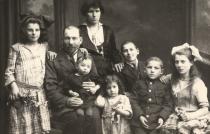 Golda Rupel and her family