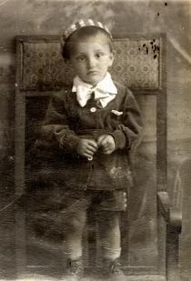 Abram Kopelovich as a two-year-old child