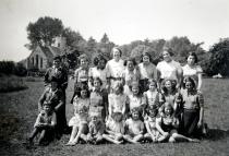 Lilli Tauber and other emigrant children in Cockley Cley, UK