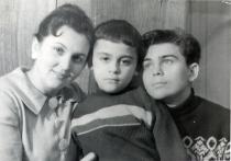 Lubov Berezovskaya and her sons Sergei and Oleg Berezovskiy