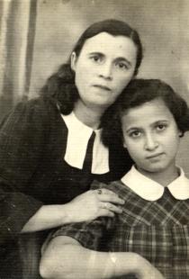 Polia Gersh and her daughter Alexandra Kravchenko