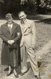 Isaac Reznik with his wife