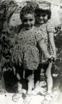 Nisim Navon's photo of unknown little children