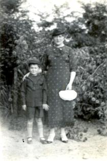 Sara Lea Grunberg with her son Mozes Grunberg