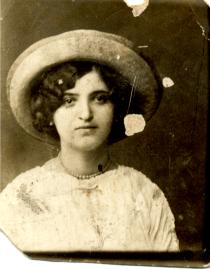 Frieda Portnaya's mother Tsylia Mandemberg