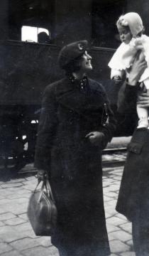 Margita Steinerova with her daughter Lydia Piovarcsyova