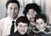 Marina Shoihet with her husband Leonid Fishel and their sons, Timur and Pavel Fishel