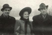 Bernard Knezo Schönbrun with his wife and friend Dezider Goldfinger in Prague