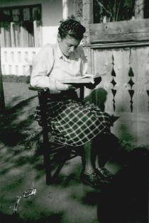 Marta Jakobovicová olvasás közben