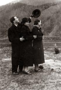 Teodor Pasternak and two ladies