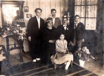 Lenka Koen and family
