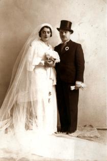 Regina and Isak Eskenazi's wedding portrait