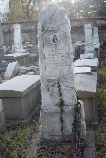 Grave of Sara Kalef