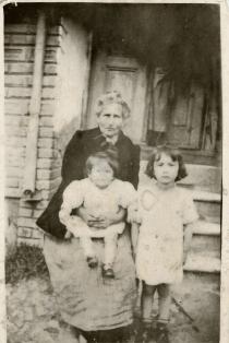 Klara Kasavi with her granddaughters Elsa and Klara