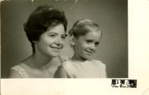 Meri Bryant with her daughter Debbie