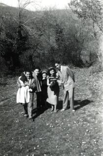 Harun Bozo and friends at a picnic