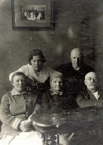 Ada Dal's family
