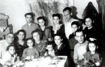 Dora Slobodianskaya's father Wolf Melman and his family