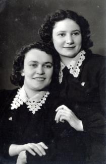 Evgenia Ershova and her older sister Eleonora Gutianskaya