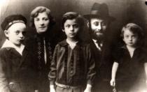 Eshye Galpert's family