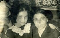 Fira Shwartz with her mother Rosa Shwartz