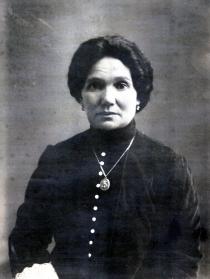 Anna Ivankovitser's maternal grandmother Leya Schigol