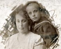 Iosif Gurevich with his mother