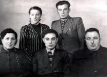 Iosif Gurevich with his family