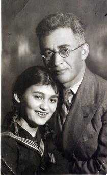 Jemma Grinberg's father's brother Yevsey Grinberg and his daughter Stella