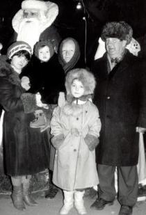 Lev Mistetskiy with his family