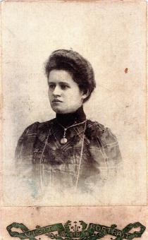 Mina Gomberg's maternal grandmother Clara Rapoport