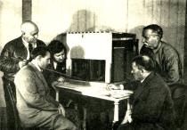 Lev Belotserkovski with his colleagues