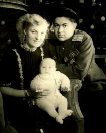 Semyon Nezhynski with his wife Irina Nezhynskaya and daughter Olga Nezhynskaya