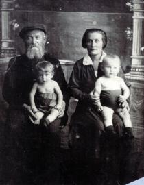 Sophia Stelmakher with her family