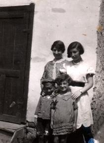 Tilda  Galpert with her family