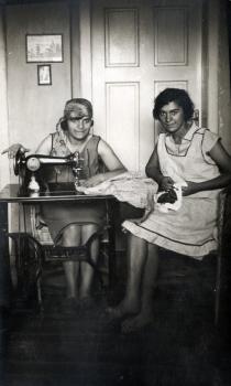 Victoria Angelova and aunt Lunna Albelda