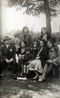 Victoria Angelova and her relatives