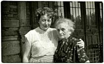 Erzsebet Radvaner´s sister Anna Nobel and their mother Terez Gonczi