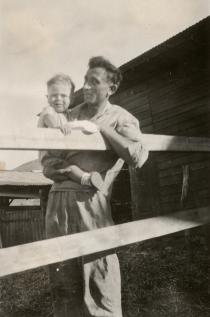 Rudolf Auerbach with his son Asaf