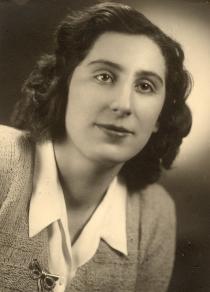 Agi Sofferova after the war