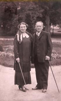 Carl Fischer and his wife Charlotta