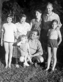 Ruth Goetzova with family and friends
