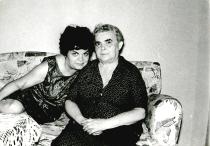 B. K.-né édesanyjával