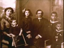 Simai Ödön családjával