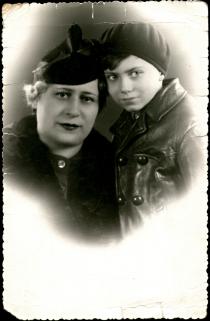 Surányi György és az édesanyja